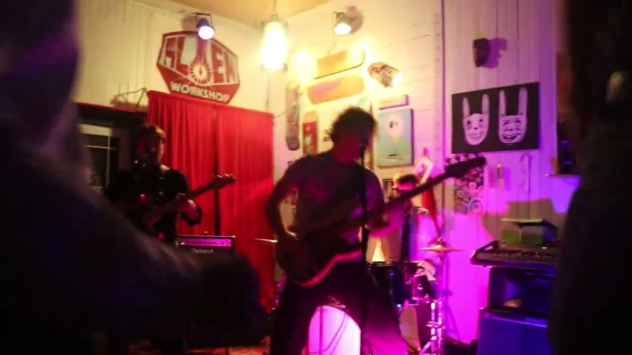 Mock Media - Sahara (Live @ The Vault Skateboards)