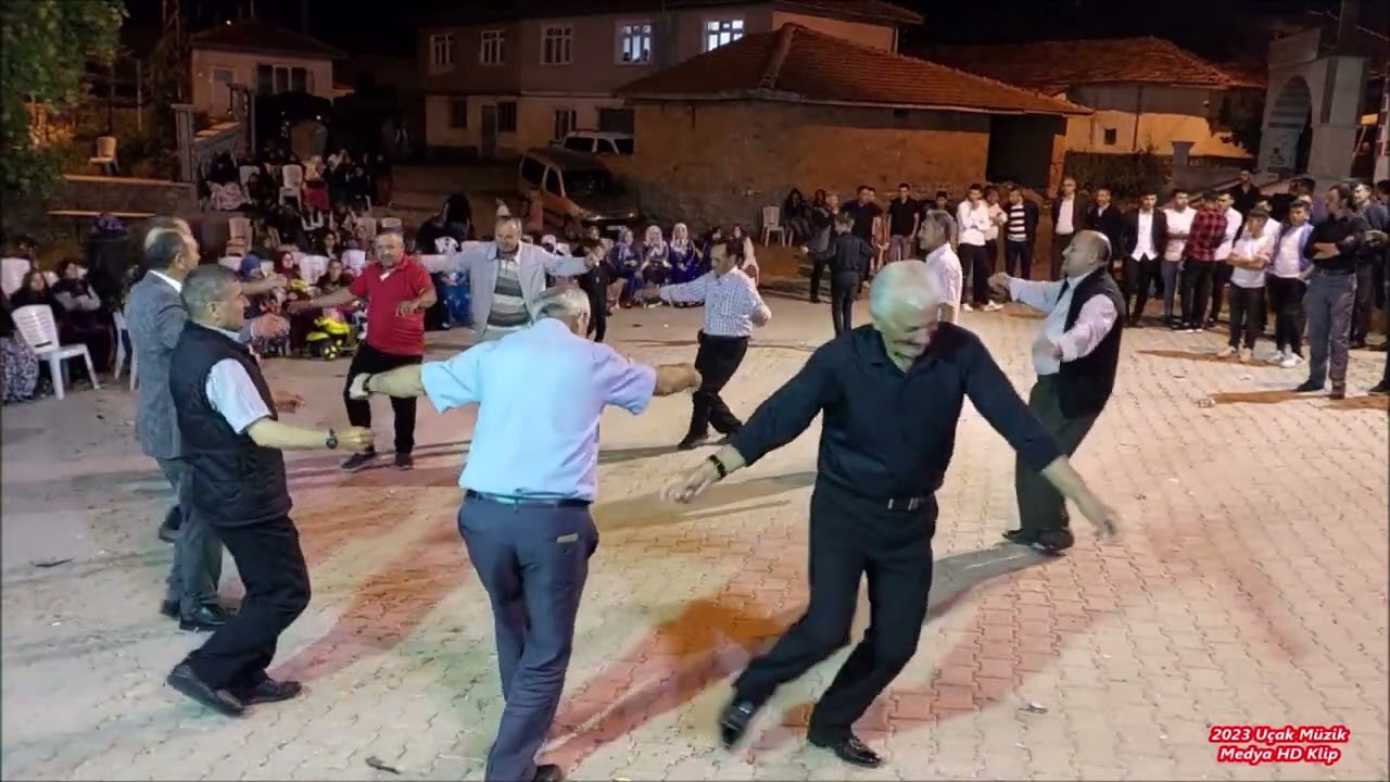 Değirmenin oluğu Kavaktandır kavaktan Çiçekdağı atalımmı gavur kızıÖyle ile ikindinin arası