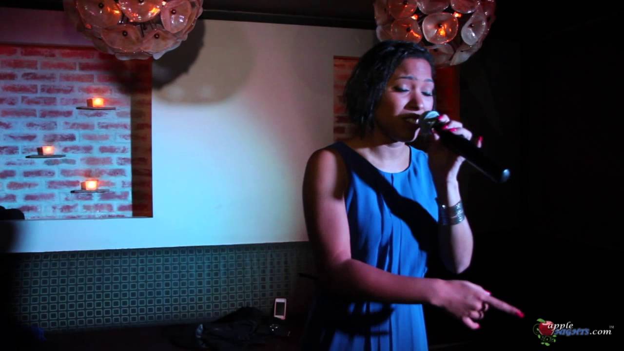 Vanda May Live in NYC by: AppleNights.com