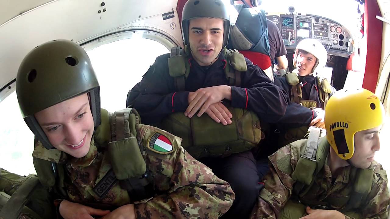 Lancio Paracadute Reggio Emilia 04/05/2013