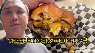 Exploring Honolulu's grinds: CARLOG3 Smash Burgers & Jejubing Bingsu!🍔