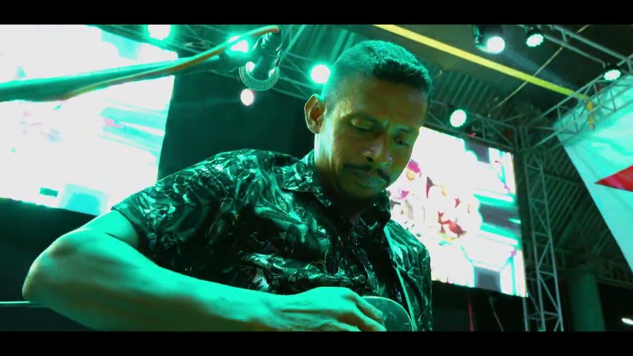 Mister Corcuera - Que Le Den / Nunca Me Voy A Casar (En Vivo Desde Rio Grande Oaxaca)