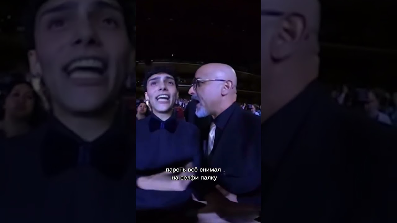 Адель заступилась за фаната