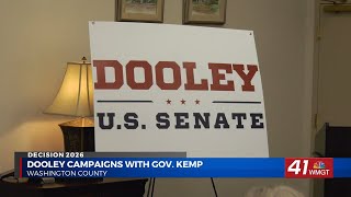 Derek Dooley campaigns with Gov. Brian Kemp in Sandersville ahead of U.S. Senate Runoff Election