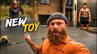 CONCRETING IN THE RAIN + HOW MUCH CAN I BENCH?