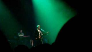 Zeca Baleiro Tocando Versos Perdidos Em São Paulo