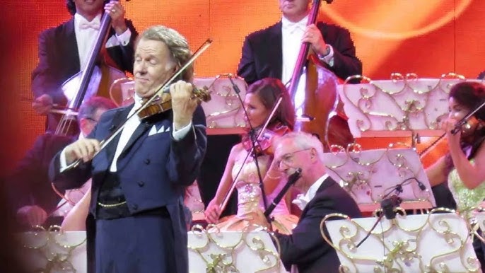 André Rieu & JSO en el Luna Park - 17/09/16 - Marcha Radetzky - YouTube
