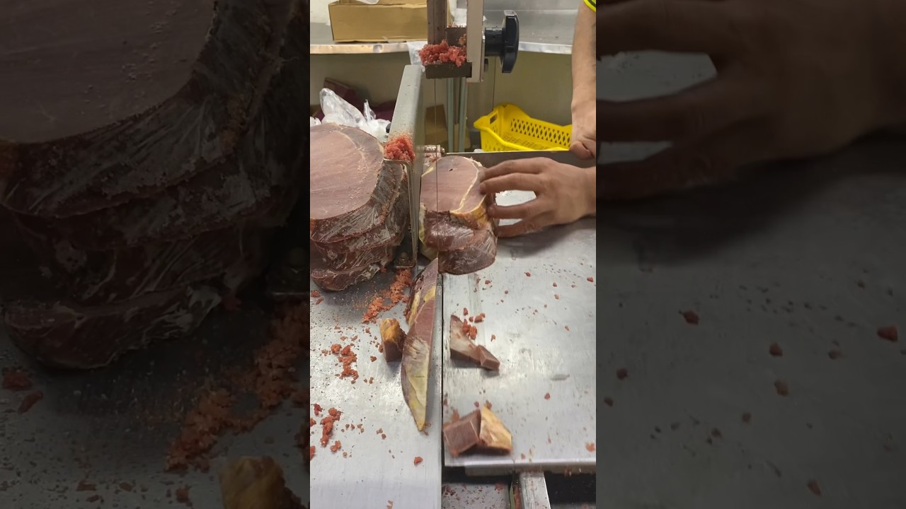 Fast Cutting Skills Beef Boneless Meat With Machine By Expert Meat Cutter