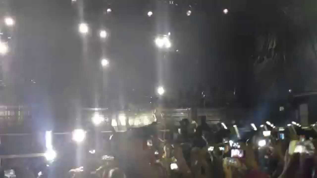 Beyonce - Intro/Run The World (Girls) - Made In America