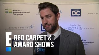 John Krasinski Has Thoughts on Dwayne Johnson's Personal Gym | E! Red Carpet & Award Shows screenshot 5