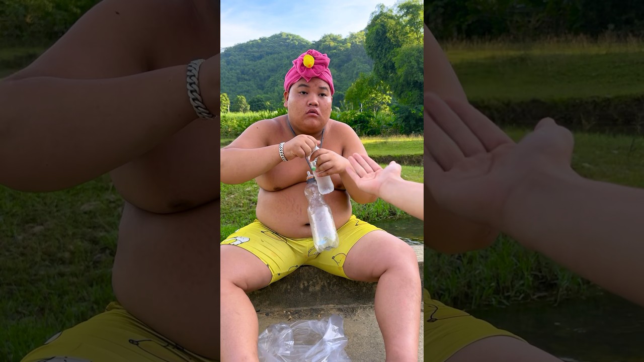 WOW ! Surprise gift for orphan baby 🎂🥮