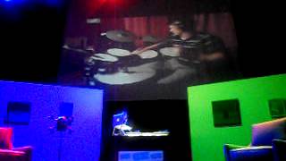 DJ Mike Relm mixes Kevin Pereira's drumming (short clip)