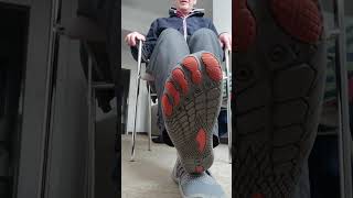 Daddy Zieht Heute Seine Verschwitzen Barfußschuhe Für Dich Aus. Joi Zum Schluss