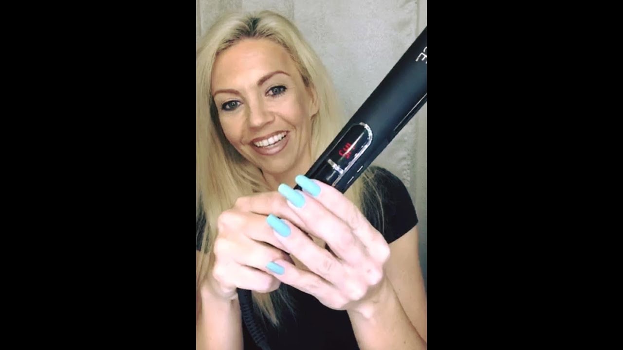 The Laura Marx using L'ange Straightener to make curls! http//t.ibwow