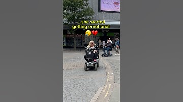 Bless her 🙏🏽💔 #singing #singer #public #reaction #edsheeran #brokenheart #heartbroken