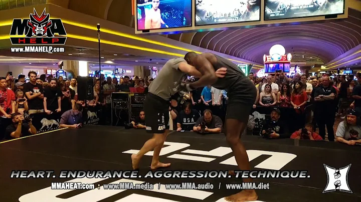 Israel Adesanya Shows Off His Kickboxing Before Brad Tavares Fight At TUF 27 Finale (FULL / HD)