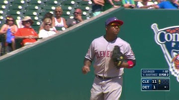 CLE@DET: Ramirez leaps to make a fine catch