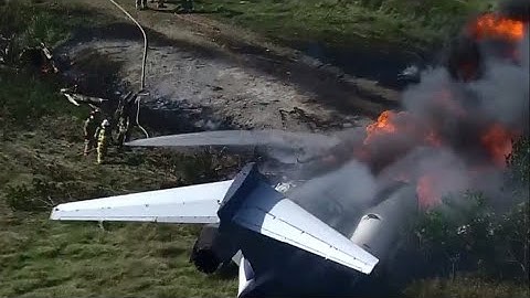 Video shows plane engulfed in flames after going down in Katy-Brookshire area