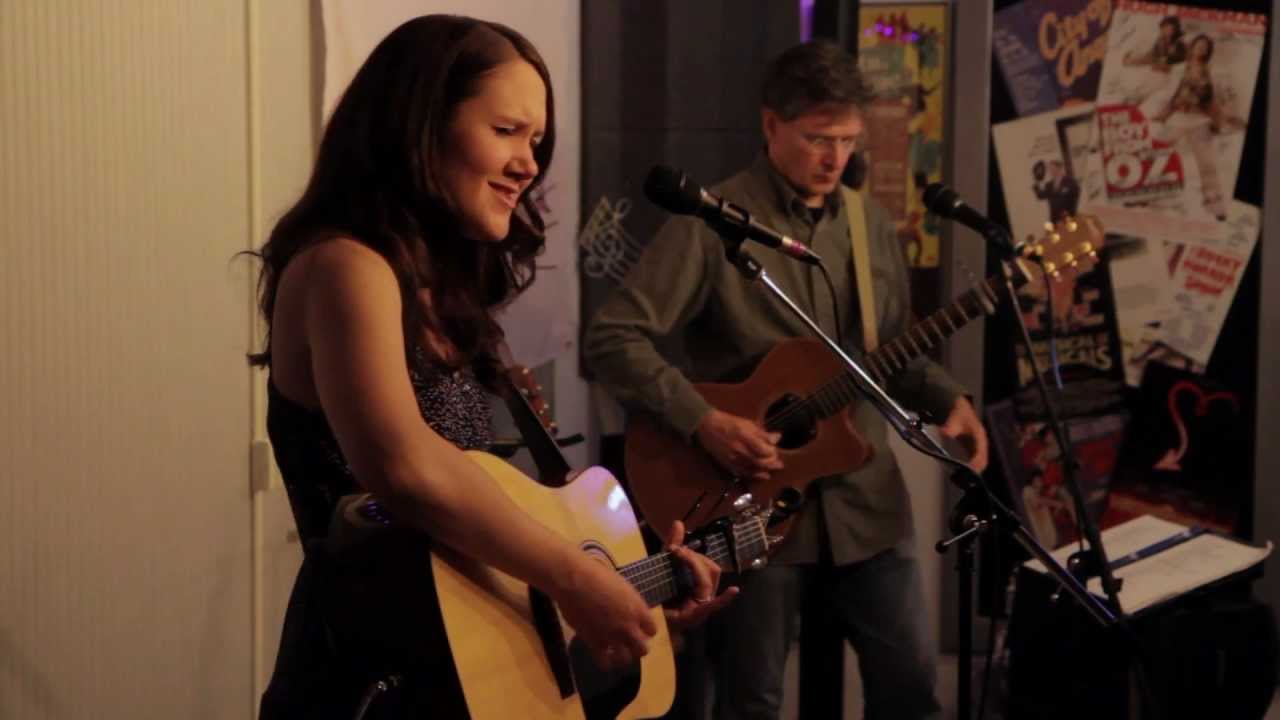 YouTubeでGrace Pettis - The Gypsy's Codeを視聴 YouTubeでGrace Pettis - The Gypsy's Codeを視聴