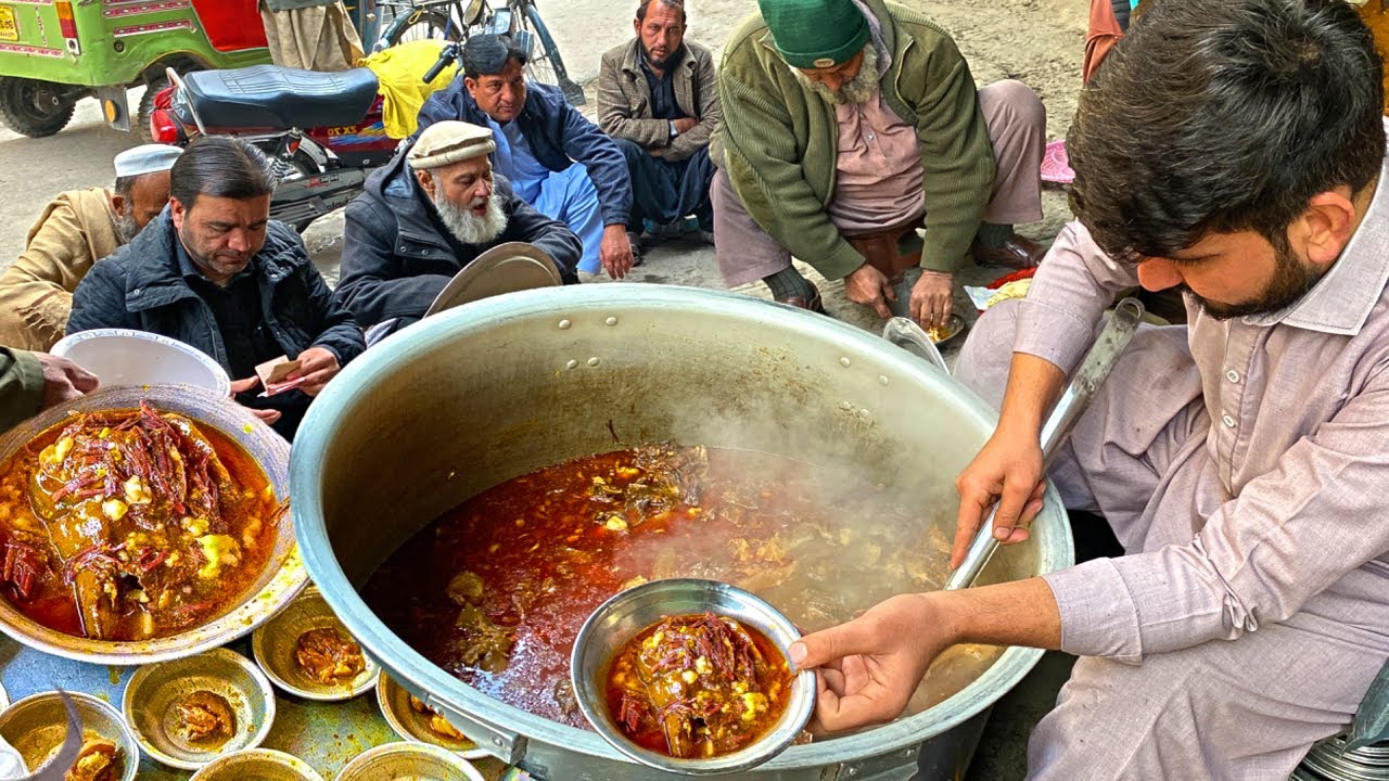 TOP 5 UNFORGETTABLE STREET FOODS OF PAKISTAN YOU NEED TO TRY | PESHAWAR STREET FOOD WALKING TOUR