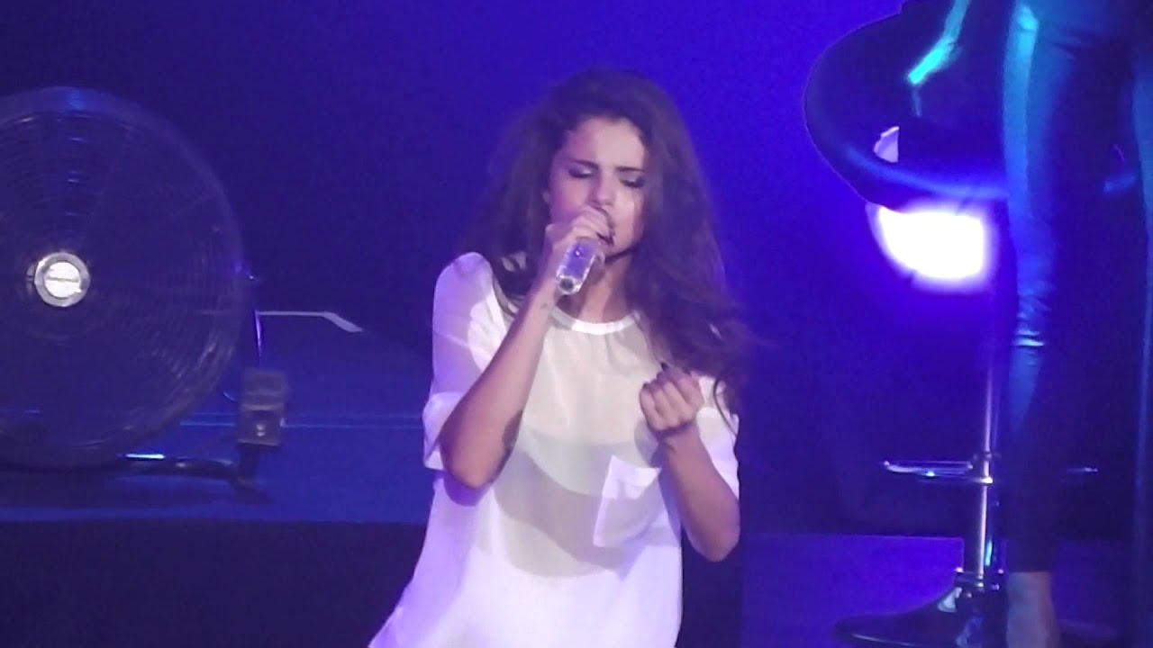 Selena Gomez -  Love You Like A Love Song - Stars Dance Tour Madrid