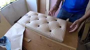 Como colocar o botão no sofá?