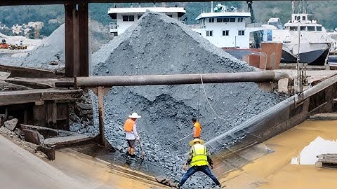 Barge unloading ore and pebbles - Relaxing Sound Flow - Vlog May 3
