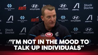 Michael Voss critical of Blues defence vs. Geelong 😐 | Carlton press conference | Fox Footy screenshot 5