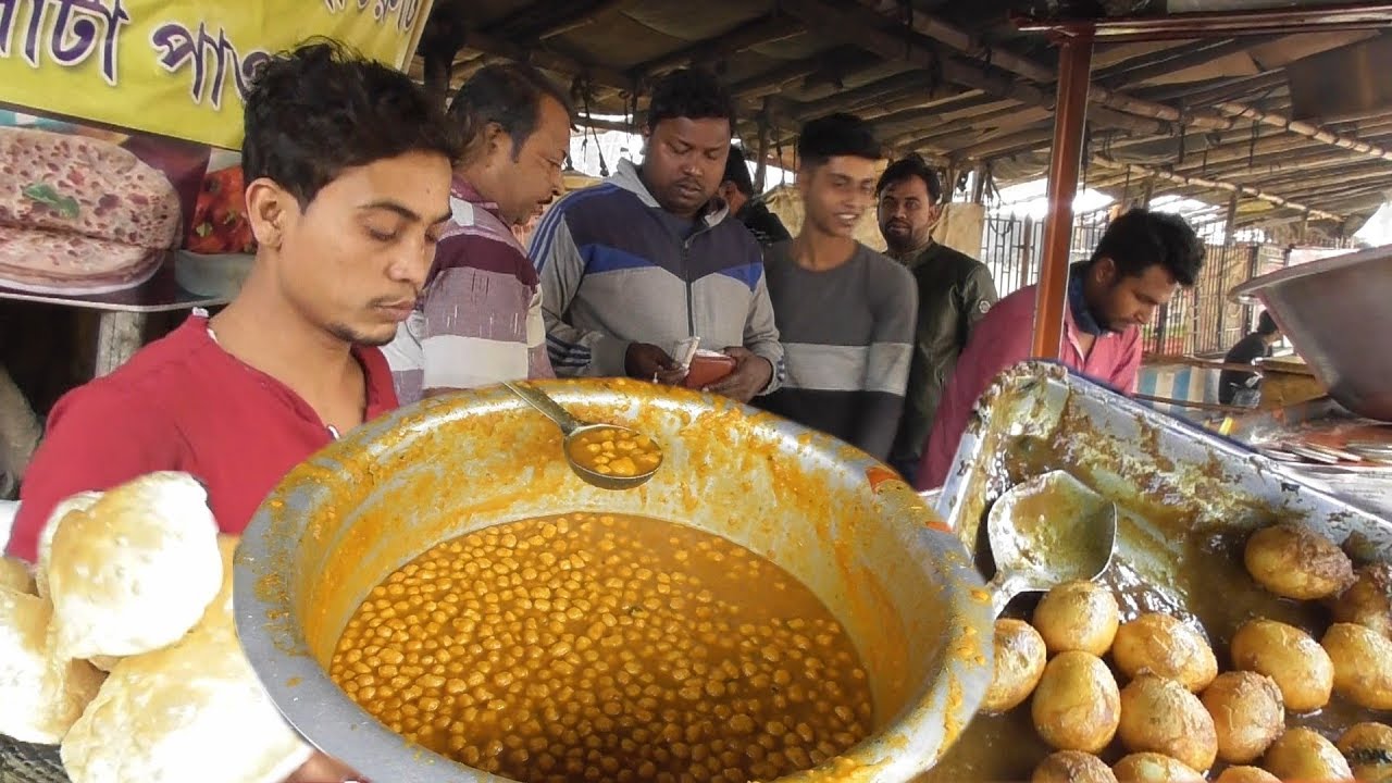 Street Food Challenge - If Somebody Eat 10 Naan Puri Then 1 Egg Curry Free - Street Food Loves You | Indian Food Loves You