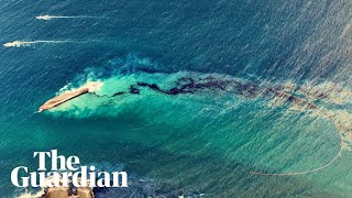 Trinidad and Tobago: overturned barge leaks oil into Caribbean Sea
