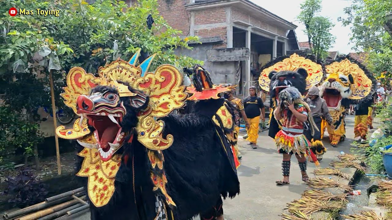 Kirab Barongan Putro Turonggo Samudro Di  Cempan Bonang