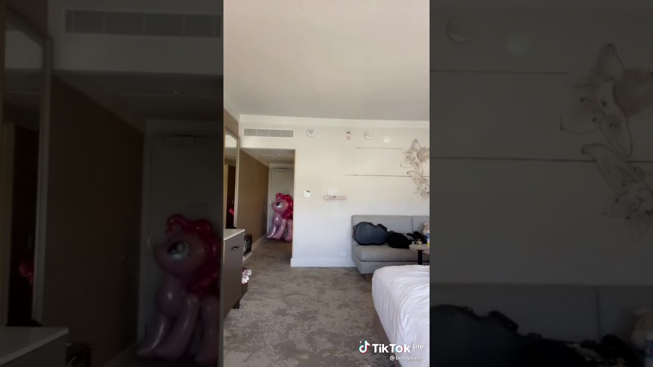 Bella poarch batman - lpb poody