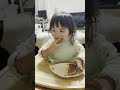 ひとくちちょうだいを威圧で封殺する2歳児が可愛いw #shorts #みいちゃん #かわいい #もぐもぐタイム