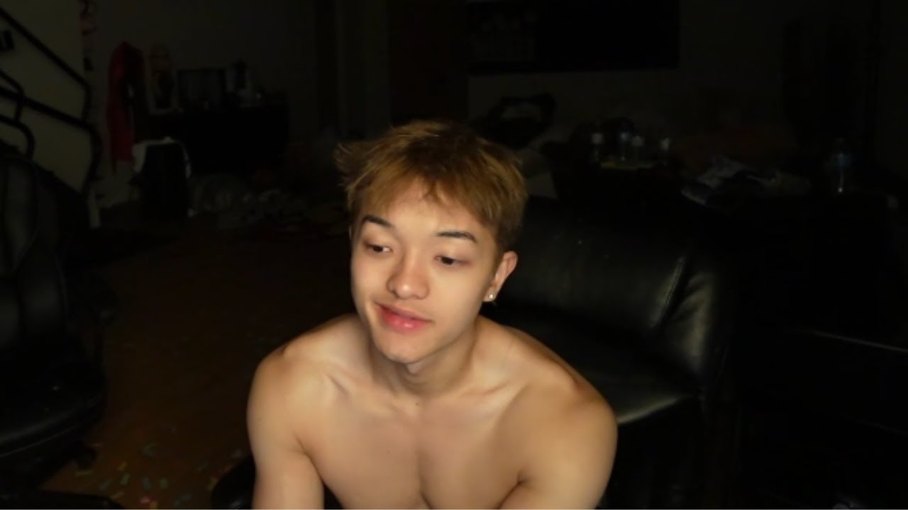 Джейсон произносит речь на FaZe Subathon 2..