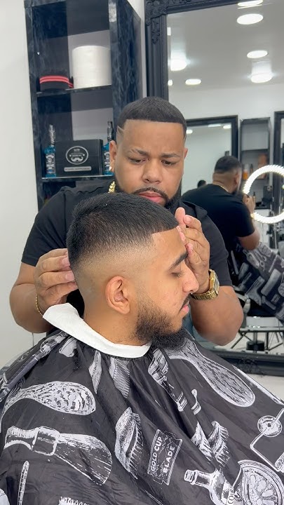  Tutorial Look at this fade as I do it step by step #reels #barber # ...