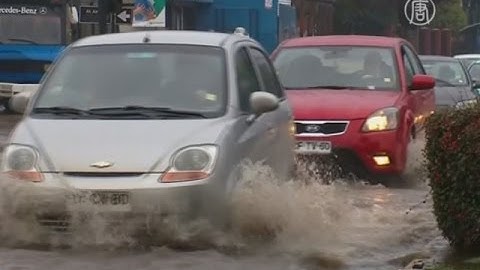 Улицы превратились в реки в Чили (новости)