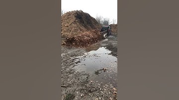 Rope trick, unloading a trailer full of leafs