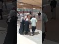 صباح مشهد يفطر القلوب انهيار أحد افراد أسرة الدكتور ضياء العوضي عقب صلاة الجنازة عليه بالعبور