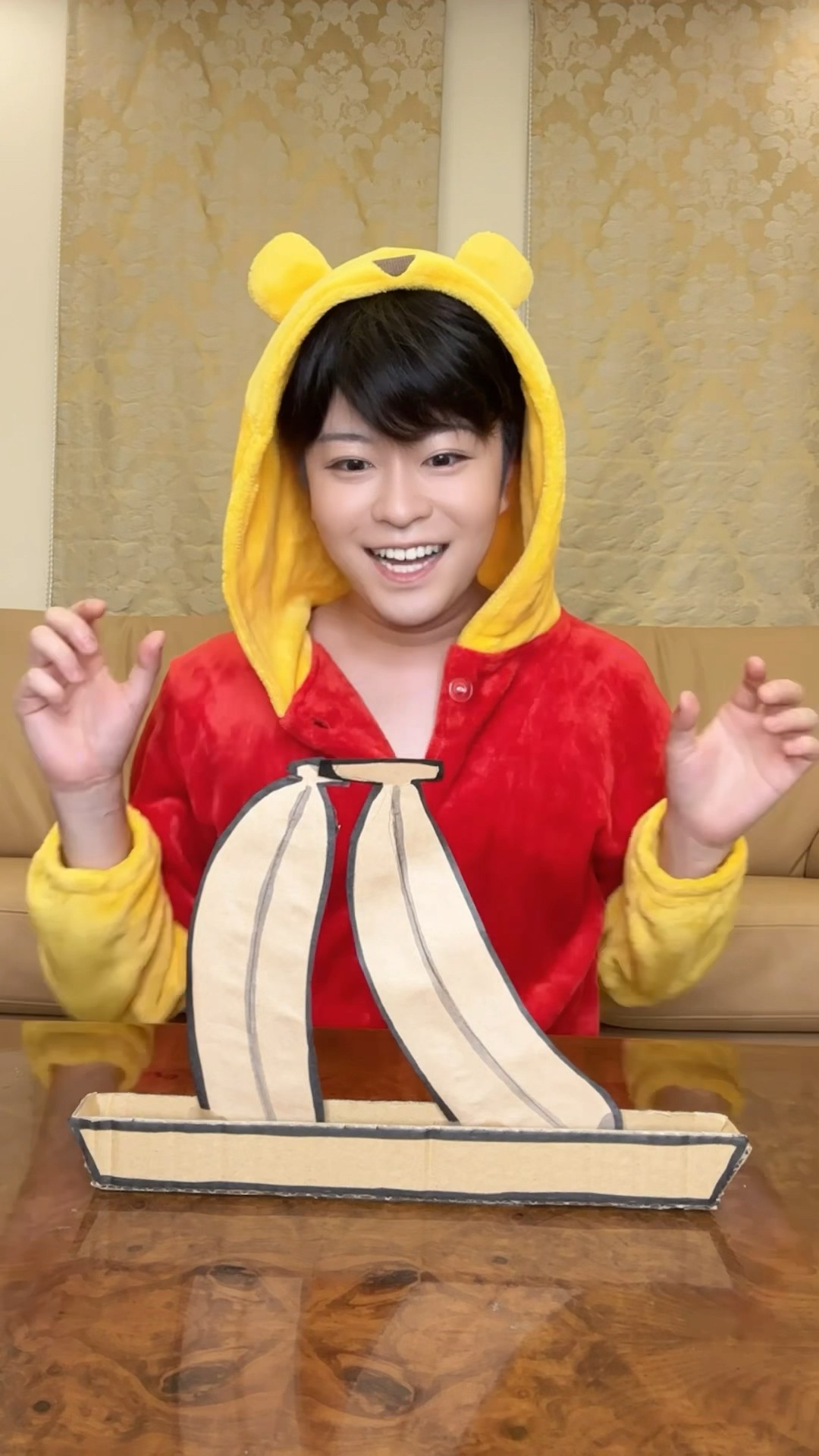 GET IN TROUBLE FOR STEALING CARDBOARD BANANAS！#asmr