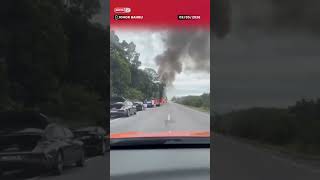 9 MEI - PASANGAN WARGA SINGAPURA RENTUNG DALAM KEMALANGAN