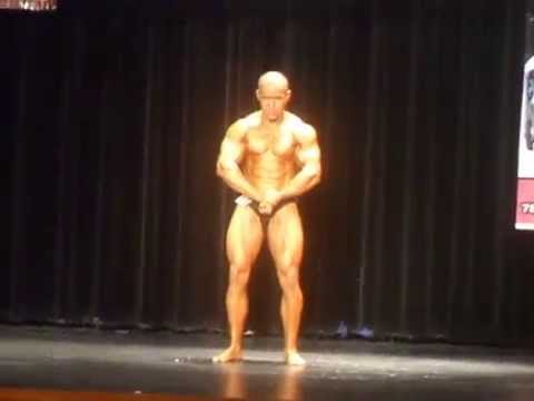 Edwin Vilanova Posing routine