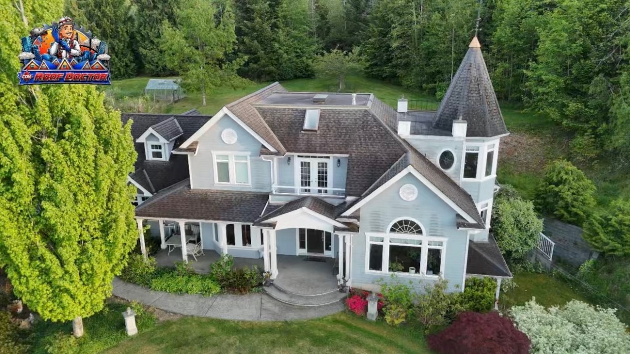 How to Inspect an asphalt shingle | Nanaimo, BC