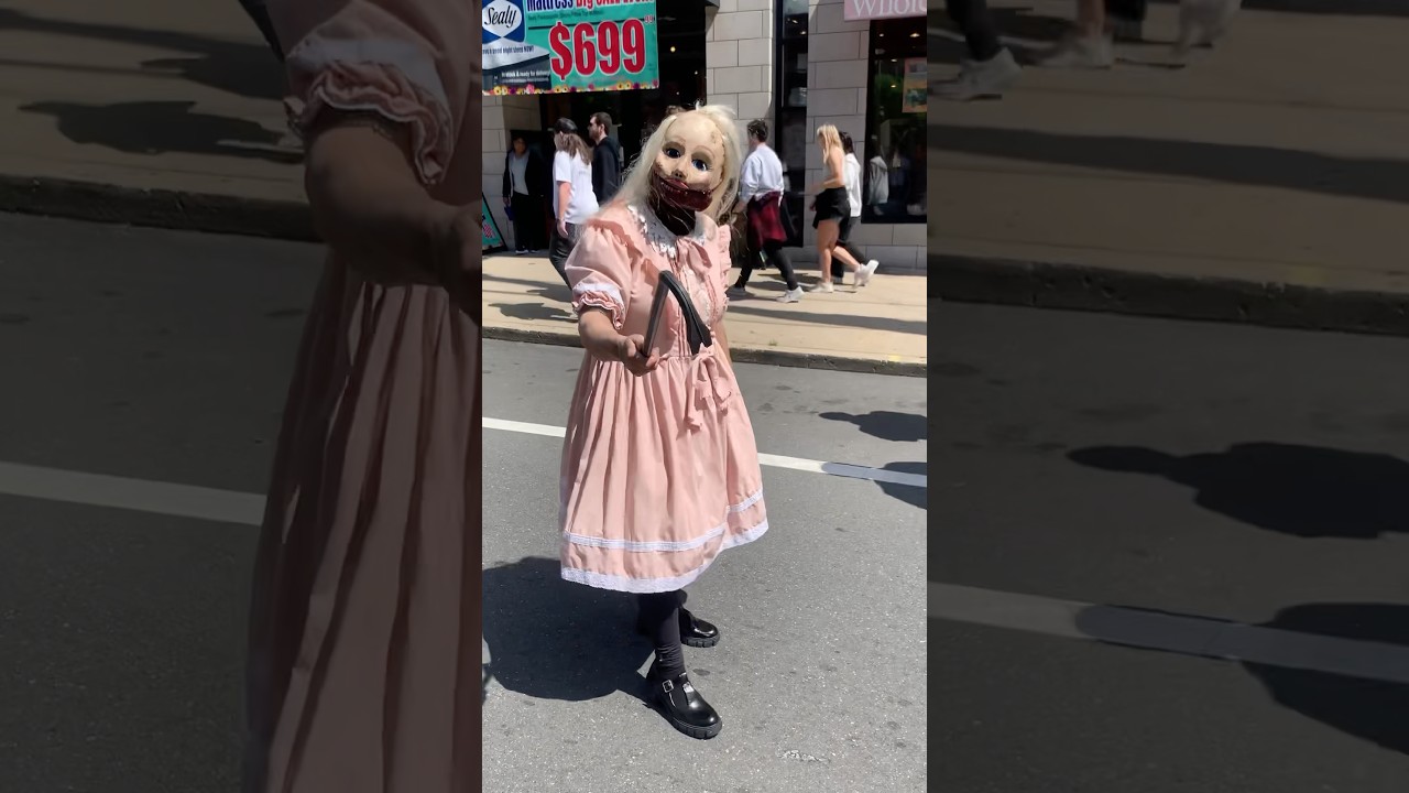 Scare-actors on the streets 