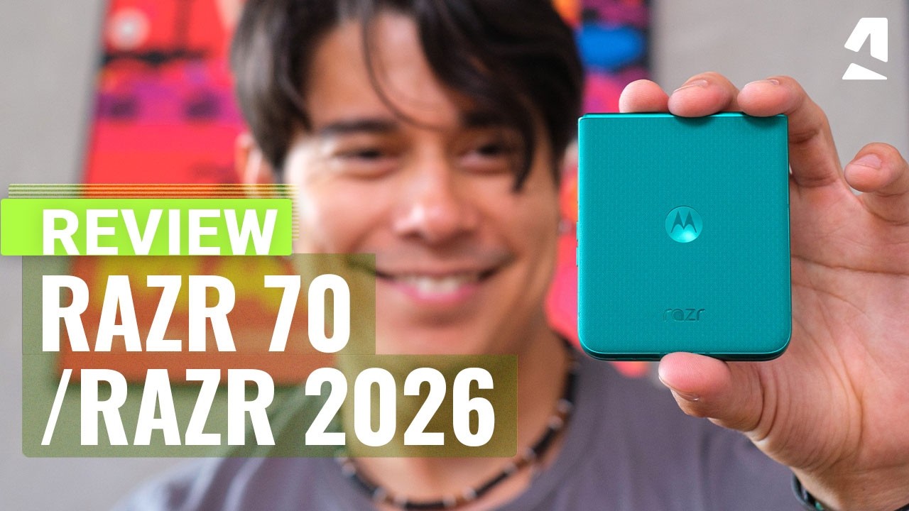 Điện thoại gập Motorola razr đang mở, minh họa dòng sản phẩm gập lâu đời của hãng