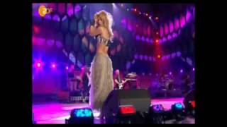 SHAKIRA CAUGHT LIP SYNCING AT THE FIFA CONCERT IN SOUTH AFRICA