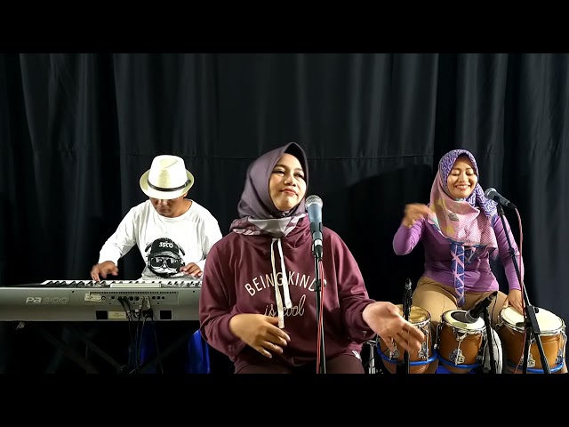 RITA SUGIARTO - BIARLAH MERANA - CHRISVERANI COVER class=