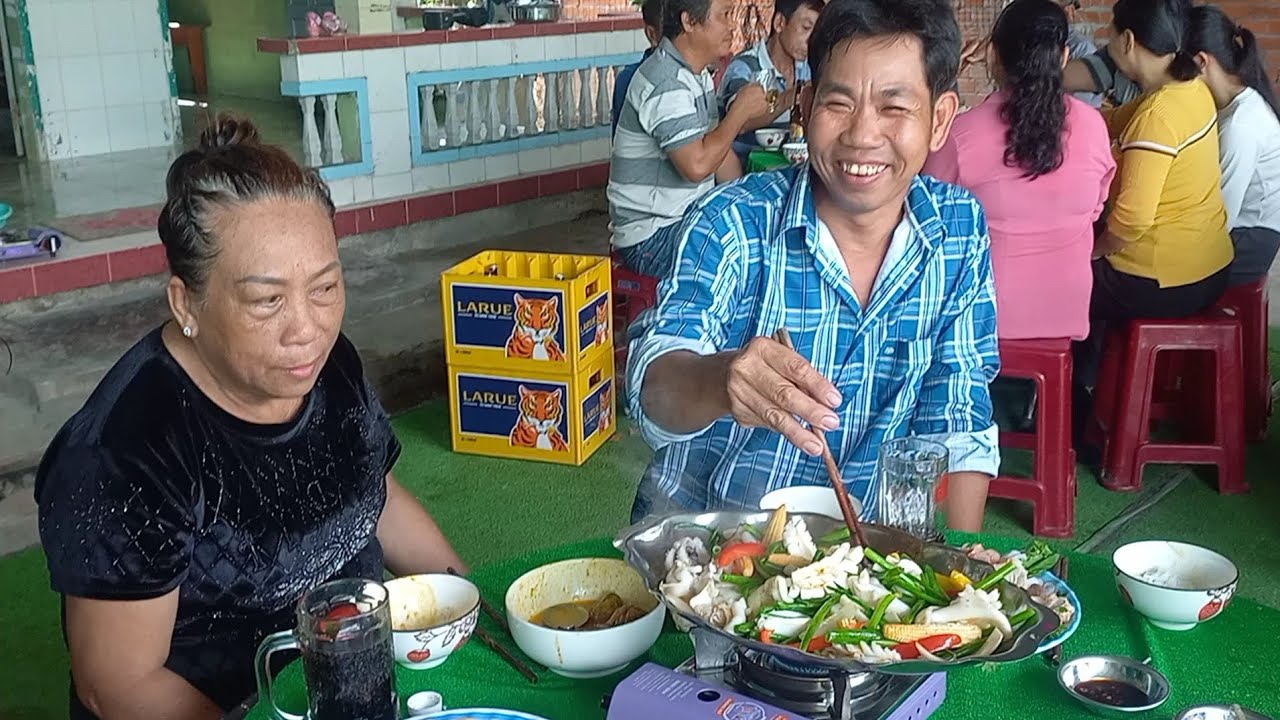 Đám giỗ miền tây ,nhà gì út cồn Mỹ Hòa