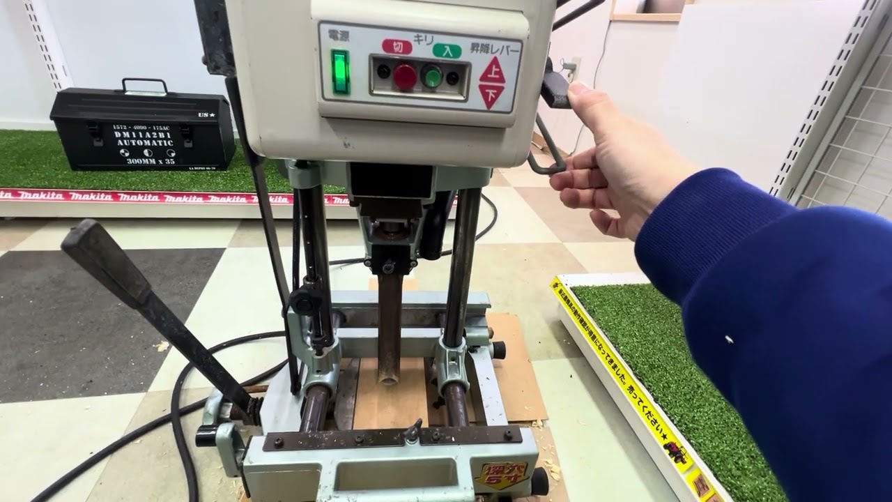 日立工機 30mm 自動昇降 深穴 角のみ BS30YA　【中古品】 HITACHI 日立工機 30mm 自動昇降 深穴角のみ BS30YA カクノミ 角ノミ