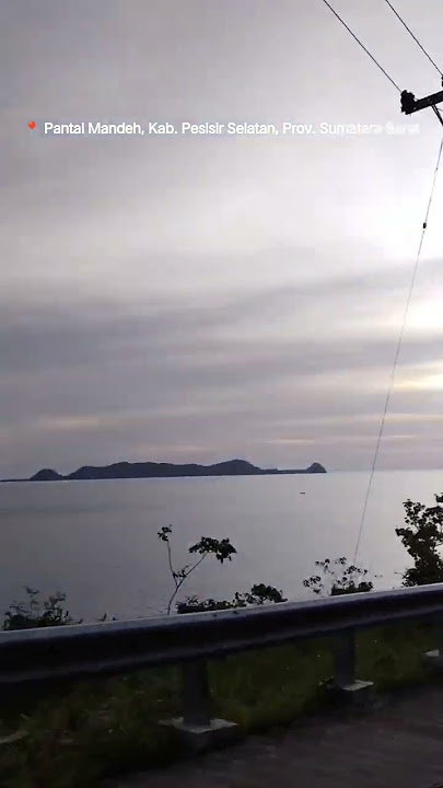 Pantai Mandeh #pesisirselatan #sumaterabarat #minang #taragakjokampuang #goldenhour #jvke #music