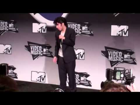 Lady Gaga interviewed as her alter ego 'Jo Calderone' at 2011 MTV Video Music Awards